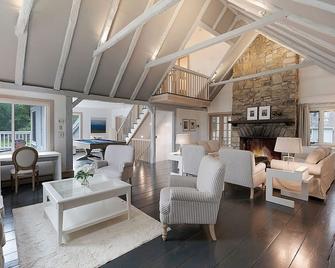 Warren-Nyc 2hrs, Ski Mohawk!, 5br Mint Design, Pool, Tennis, 20 Acres Poshpadsct - Cornwall Bridge - Sala de estar