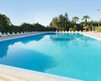 Hotel Dei Pini - Porto Empedocle - Piscina