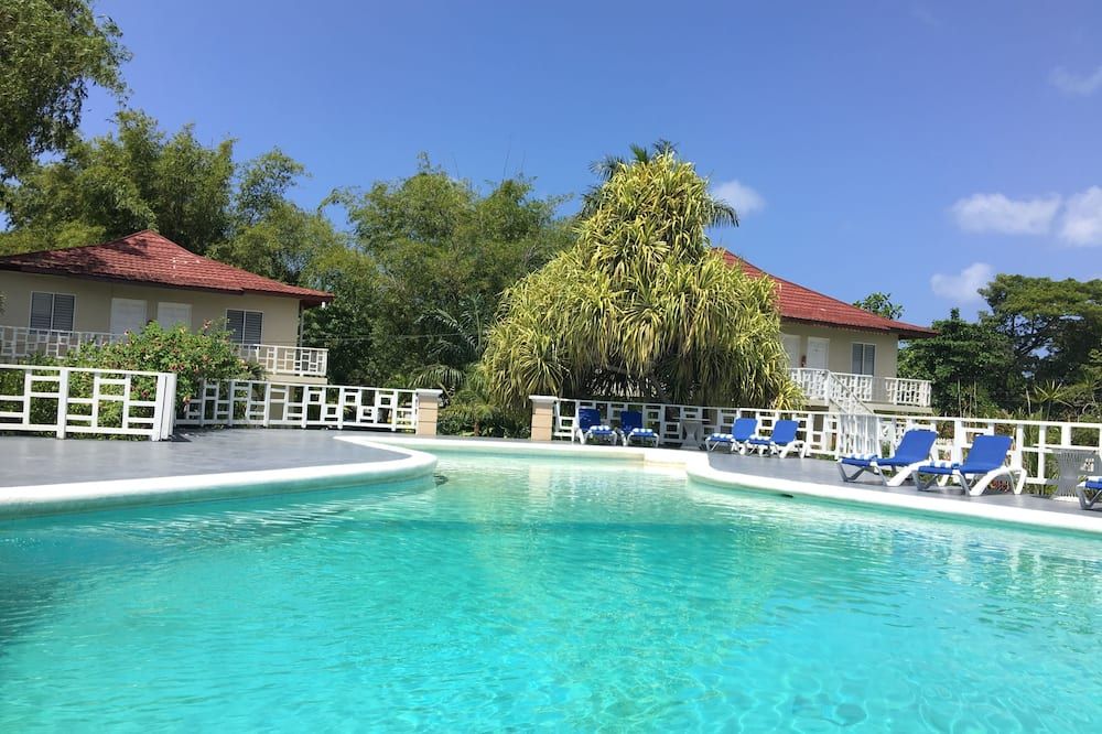 Gold Nugget Hotel - נגריל - בריכה