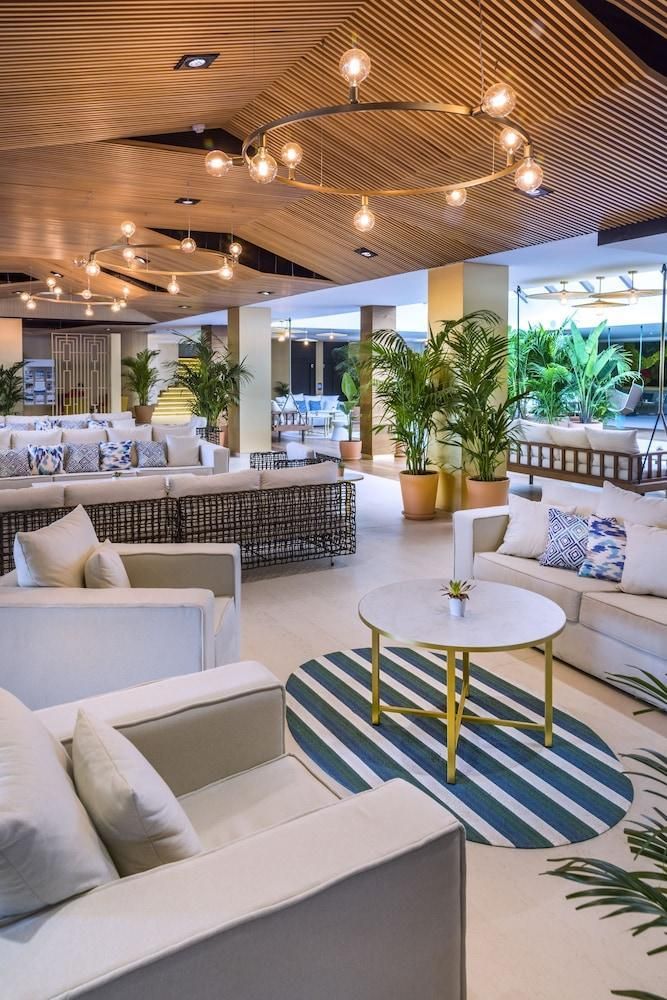 ميديتيرانيو باي هوتل آند ريزورت