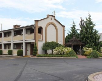 Aderi Hotel Lewisburg - Lewisburg - Building