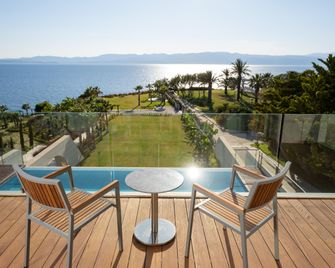 On'Live Hotel - Çeşme - Balkon