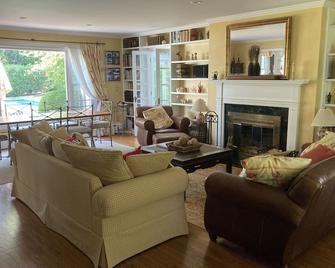 Location, Location! Beautiful Family Home Centrally Located To Beach & Village - Bellport - Living room