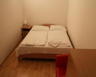 Suite Hotel 200m zum Prater - Vienna - Bedroom