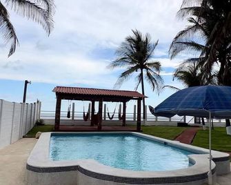 The Lux Beach Front Villa 4-bedroom with WiFi, AC in superb San Luis Talpa - San Luis Talpa - Piscina