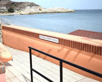 Charming studio by the beach in gorgeous Gibraltar with WiFi, AC and SUN - Gibraltar