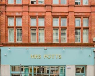 Mrs Potts - Cardiff - Building