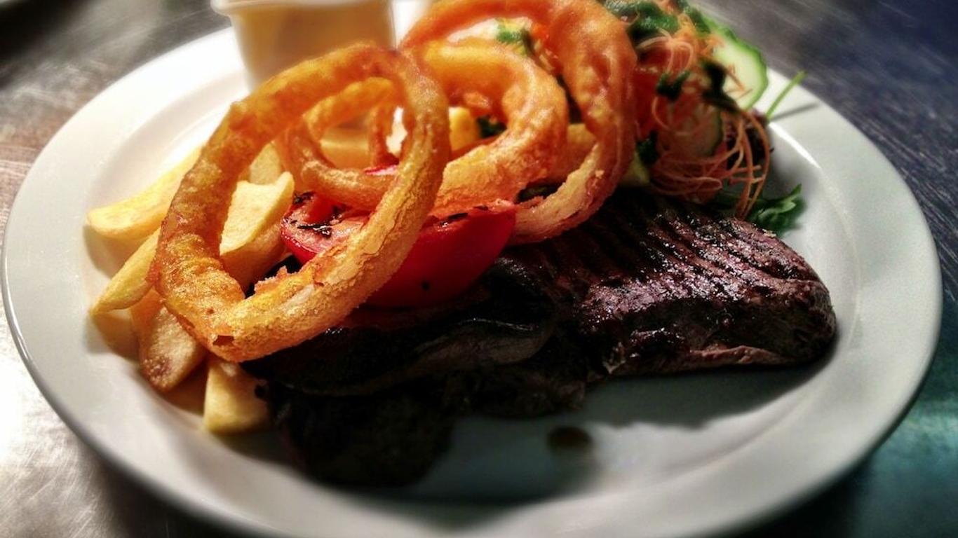 Aberdour Hotel, Stables Rooms & Beer Garden