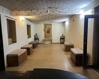 Desertique Dunes Safari Camp & Resort - Sām - Receptie