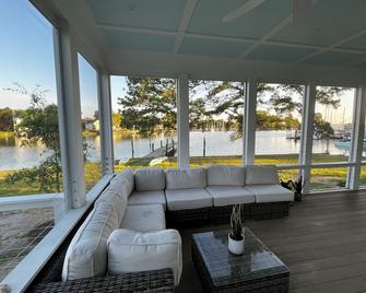 Stunning Chesapeake Waterfront Home - Oxford - Balcony