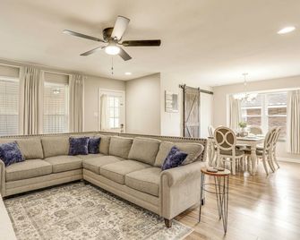 'Springs Stay Hideaway' Cozy 3BR Home in Denham - Denham Springs - Вітальня