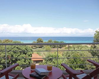 The Beach House - Afytos - Balcon