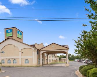 SureStay Hotel by Best Western Alexandria Airport - Alexandria - Bygning