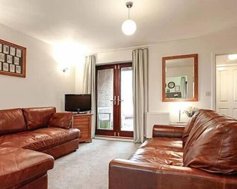 Berry Banks Cottage - Whitby - Living room