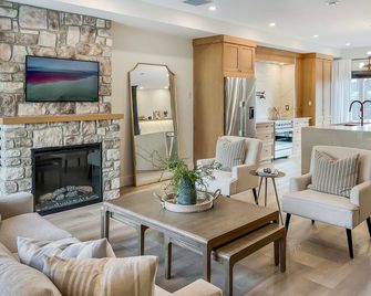 Luxury townhome - Rooftop Patio - Hot Tub - Charlottetown - Sala de estar