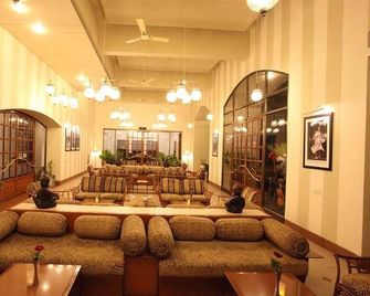 Hotel Paras Mahal - Udaipur - Lounge