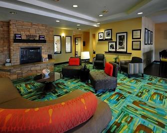 Your Peaceful Mountain Escape! Free Breakfast, Indoor Pool, Free Parking! - Glenwood Springs - Lounge