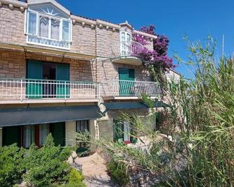 Apartment Brane - Bol