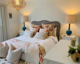Beach Blessing - Cannon Beach - Bedroom