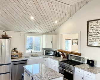 Escape to Positive Outlook - Phippsburg - Kitchen