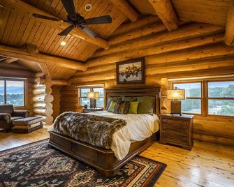 Private Mountain Getaway - Walsenburg - Schlafzimmer