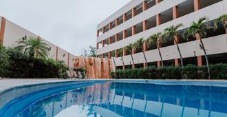 Royal Garden Reynosa - Reynosa - Zwembad