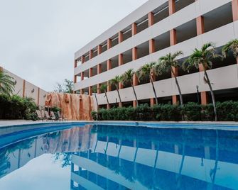 Royal Garden Reynosa - Reynosa - Piscina