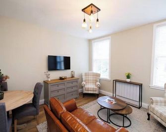 Stylish 1-Bed Apartment in the Heritage Quarter - Dunfermline - Phòng khách