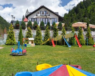 Piscul Negru Hotel - Transfagarasan - Arefu