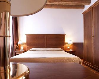 科特城堡酒店 - 諾加羅勒羅卡 - 維羅那 - 臥室