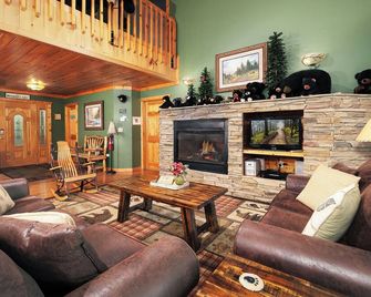 Bedford Falls - Pittman Center - Living room