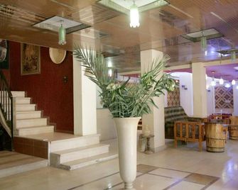 Pharaohs Hotel - Lúxor - Escaleras