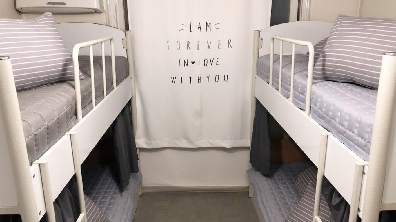 Jun Guesthouse