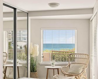 Apartment R113 - a secluded beachside retreat! - Scarborough - Balcony