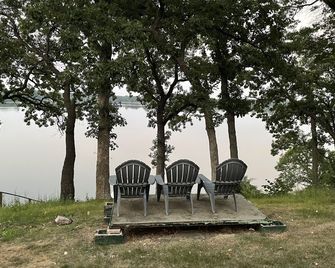 Turn of the century cottage on Big Eagle Lake - Big Lake - Patio