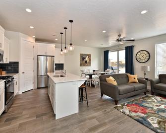 Snow Canyon Escape - Saint George - Living room