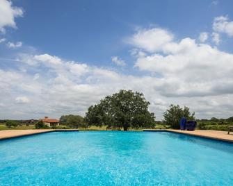 The Vineyard At Florence - Florence - Piscina