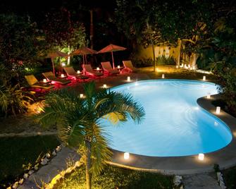Na Balam Beach Hotel & Villas - Isla Mujeres - Piscina