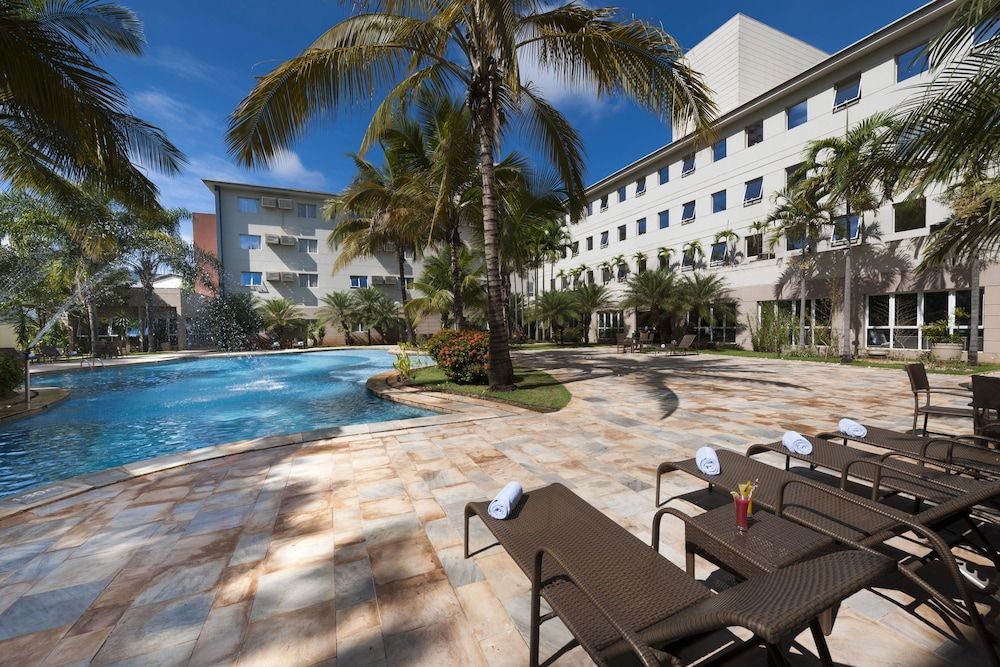 Comfort Suites Flamboyant - Goiânia - Pool