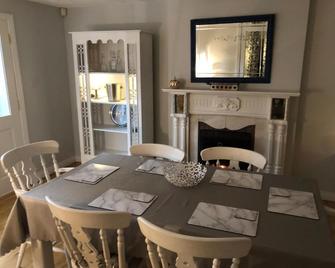 Sperrinview House - Cosy 4 Bedroom Retreat - Magherafelt