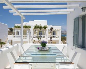 Corfos Hotel - Ornos - Parveke