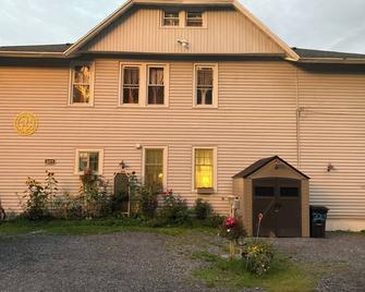 Lakeside Cottage in Historic Seneca Falls - Seneca Falls - Edifício