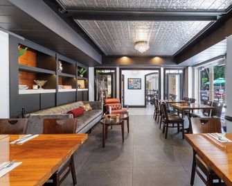 Upscale Suite Retreat w/ Kitchen , Pool Access | 0.4 mi to CocoWalk Shopping - מיאמי - מסעדה