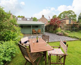 Pine Cottage - Appleby-in-Westmorland - Patio