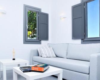 Ionathan Koufonisia Suites - Kufonisia - Sala de estar