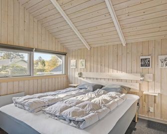 Beautiful Home In Bogense With Kitchen - Bogense - Bedroom