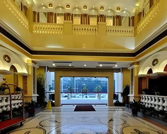 Vienna Hotel Shenzhen Pinghu Center Metro Station - Shenzhen - Lobby