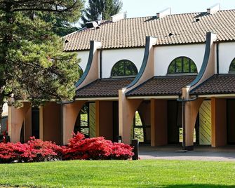 Hotel Pineta - Busto Arsizio - Building