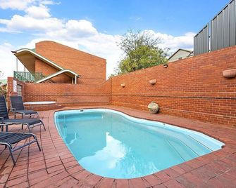 Comfort Inn Lady Augusta - Swan Hill - Piscina