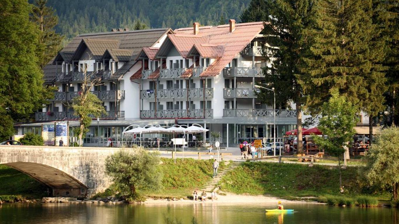 Hotel Jezero